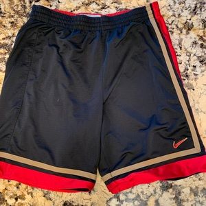 Men’s Nike reversible basketball shorts